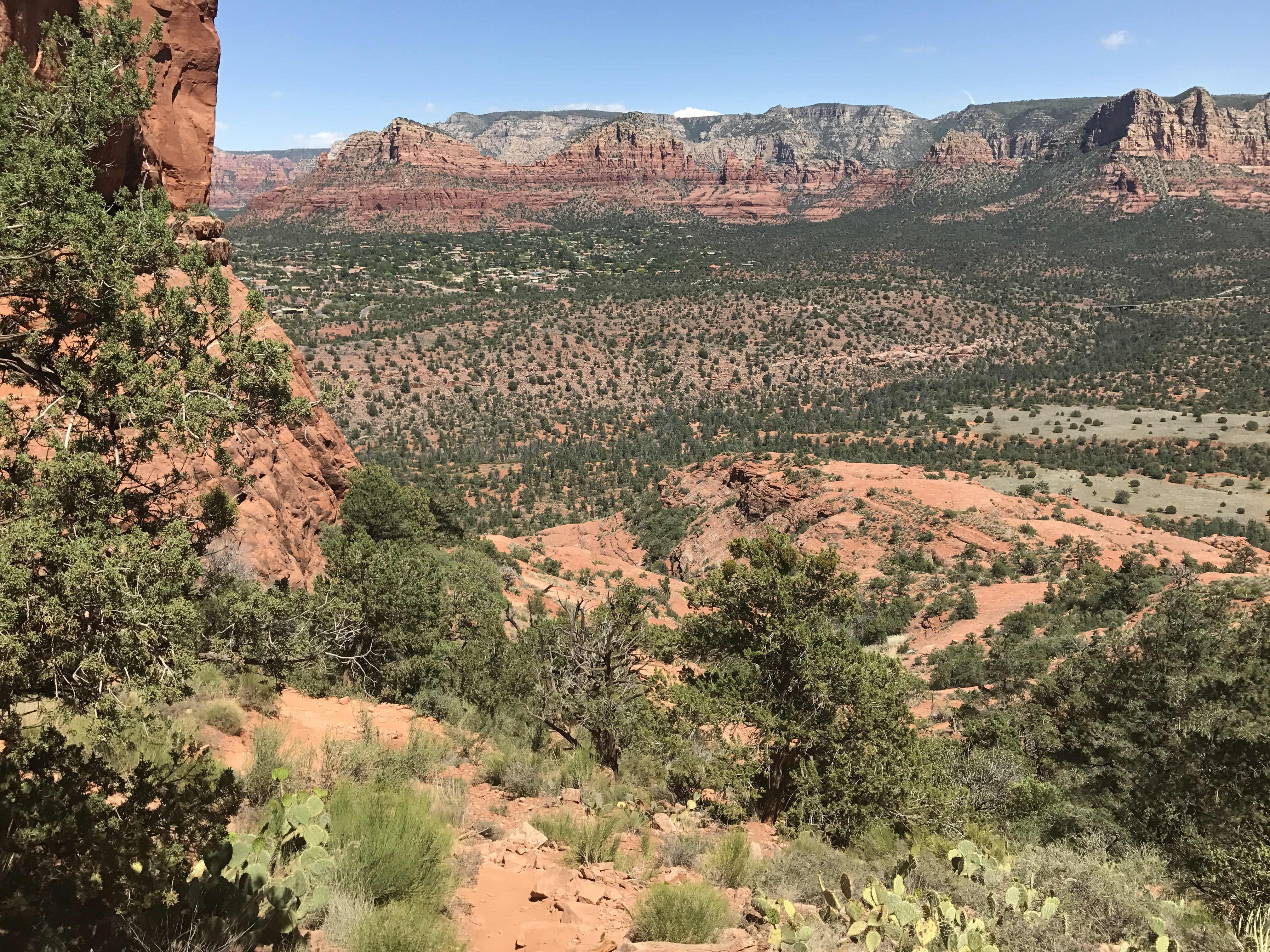 Views from the top of Cathedral Rock Trail. Sedona, AZ - 2017.04.28