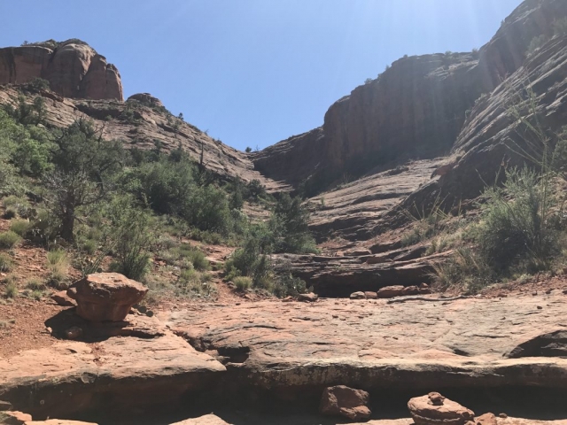 Once at the bottom of Cathedral Rock, you can turn onto Templeton Trail for a nice hike down into a canyon. Sedona, AZ - 2017.04.28